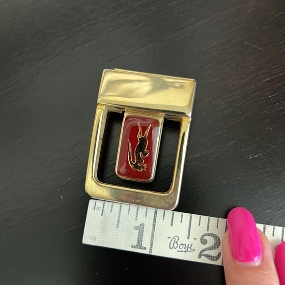 Taner vintage belt buckle Gold tone metal, enamel red with gold tone crocodile - Picture 10 of 12